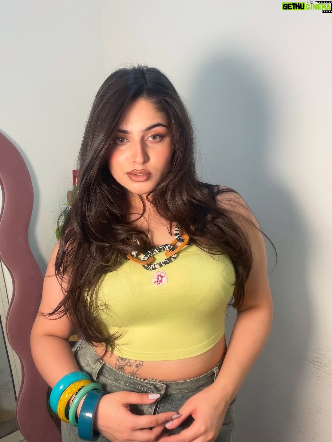 pariii - 16.9K Likes - and she’s back ;) 

did yall miss me? xx

-
-
-
-
-
-
-

[ summer outfits , outfit inspo , accessories , outfit inspiration , styling ideas ]
#explore #explorepage #fyp