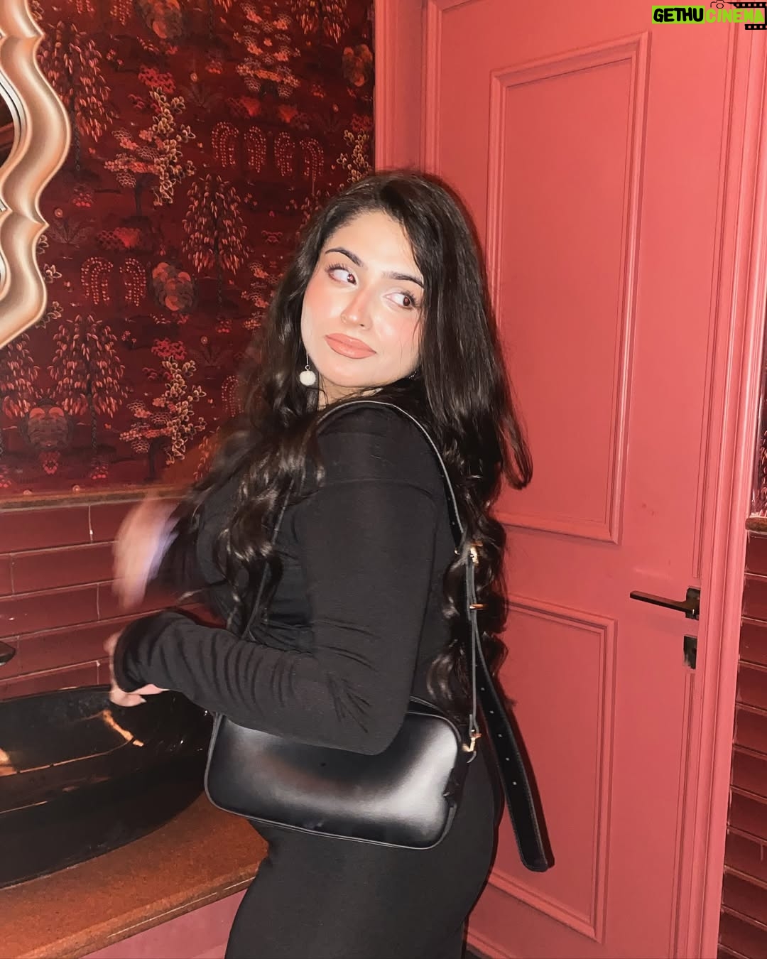 pariii - 14K Likes - if doll-face was a person 💋

the last picture 😭😭

-
-
-
-
-
-
-
-
-
-
-
-
[ outfit , outfit inspiration , night out , date night , delhi restaurants , places , explore , fashion , nightlife , food ]
#fashion #fashionstyle #outfitinspiration #outfitofthedaybabe #outfitofthenight #outfitinspo #instaoutfit #cafes #nightlife #food #explore #explorepage