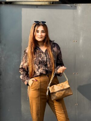 rucha Trivedi Instagram - She different 🤎