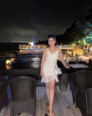 sheenam rajta Instagram - This place has my heart 🫶. What a vibe! 
.
.
.
.
.
.
.

#travelphotography#balilife#indonesia_photography#beach#island#influencer#travelblogger#rockbarbali