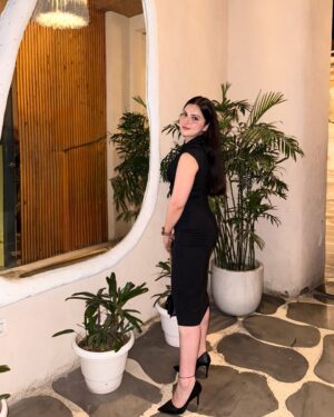sheenam rajta Instagram - That summer glow 💫
.
.
.
.
.
.

#ootdfashion#ootdinspiration#fashionblogger#influencer#pastelcolors#summerfashion#summervibes#picoftheday#instadailyphoto#zaradress#zarajeans#zaracroptop#urbanic#dress#winter#coordset