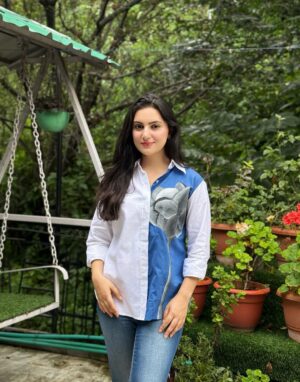 sheenam rajta Instagram - 💙 🤍 
.
.
.
.
.
.

#collab #ootdfashion#ootdinspiration#fashionblogger#influencer#pastelcolors#summerfashion#summervibes#picoftheday#instadailyphoto#zaradress#zarajeans#zaracroptop#urbanic#dress#winter#coordset