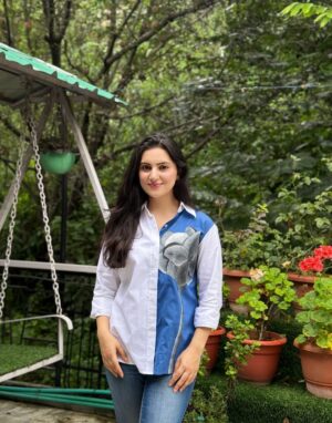 sheenam rajta Instagram - 💙 🤍 
.
.
.
.
.
.

#collab #ootdfashion#ootdinspiration#fashionblogger#influencer#pastelcolors#summerfashion#summervibes#picoftheday#instadailyphoto#zaradress#zarajeans#zaracroptop#urbanic#dress#winter#coordset
