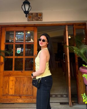 sheenam rajta Instagram - 🍋🌞
.
.
.
.
.
.
.

#ootdfashion#ootdinspiration#fashionblogger#influencer#pastelcolors#summerfashion#summervibes#picoftheday#instadailyphoto#zaradress#zarajeans#zaracroptop#urbanic#dress#winter#coordset