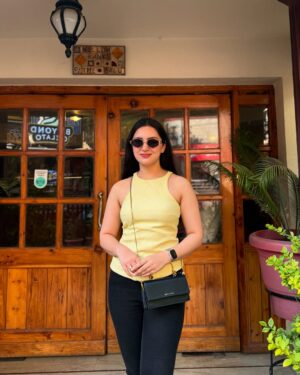 sheenam rajta Instagram - 🍋🌞
.
.
.
.
.
.
.

#ootdfashion#ootdinspiration#fashionblogger#influencer#pastelcolors#summerfashion#summervibes#picoftheday#instadailyphoto#zaradress#zarajeans#zaracroptop#urbanic#dress#winter#coordset
