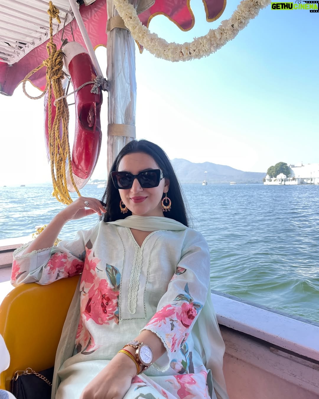 sheenam rajta - 3K Likes - 🌊 🫶
.
.
.
.
.
.

#ootdfashion#ootdinspiration#fashionblogger#influencer#pastelcolors#summerfashion#summervibes#picoftheday#instadailyphoto#zaradress#zarajeans#zaracroptop#urbanic#dress#udaipur#cityoflakes#Ambrai#ambraighat#rajasthan#citypalaceudaipur#jagmandirpalace