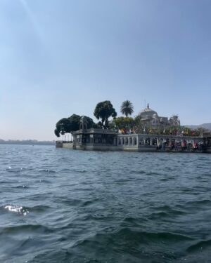 sheenam rajta Instagram - 🌊 🫶
.
.
.
.
.
.

#ootdfashion#ootdinspiration#fashionblogger#influencer#pastelcolors#summerfashion#summervibes#picoftheday#instadailyphoto#zaradress#zarajeans#zaracroptop#urbanic#dress#udaipur#cityoflakes#Ambrai#ambraighat#rajasthan#citypalaceudaipur#jagmandirpalace