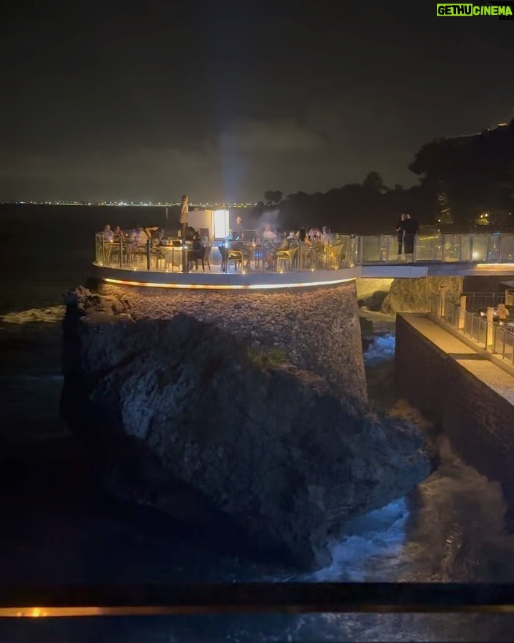sheenam rajta - 3.1K Likes - This place has my heart 🫶. What a vibe! 
.
.
.
.
.
.
.

#travelphotography#balilife#indonesia_photography#beach#island#influencer#travelblogger#rockbarbali