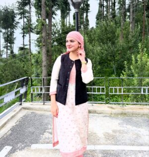 sheenam rajta Instagram - #pahariattire🌸 🤌