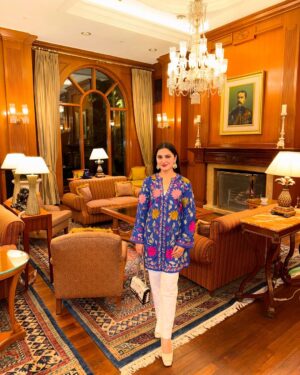 sheenam rajta Instagram - Endlessly blessed and forever grateful✨💫
.
.
.
.
.
.
.

#houseofkari#indianwear#coordset#ethnicwear