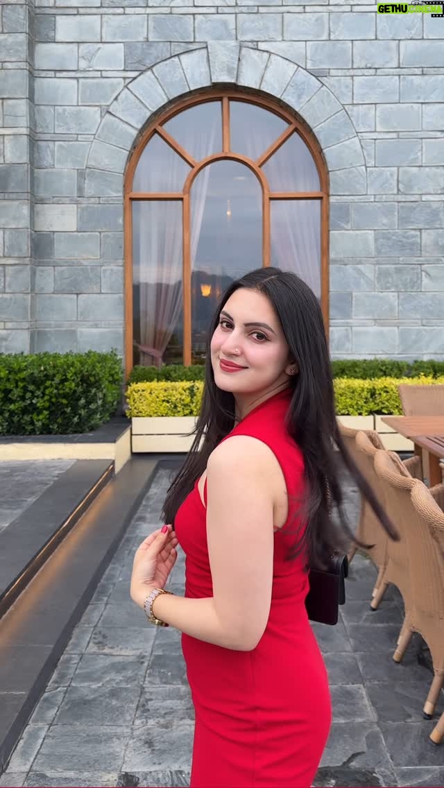 sheenam rajta - 1.2K Likes - PoV:  When your haircut makes you feel like a whole new person 🥀✨
.
.
.
.
.
.

#ootdfashion#ootdinspiration#fashionblogger#influencer#pastelcolors#summerfashion#summervibes#picoftheday#instadailyphoto#zaradress#zarajeans#zaracroptop#urbanic#dress#winter#coordset#reddresses