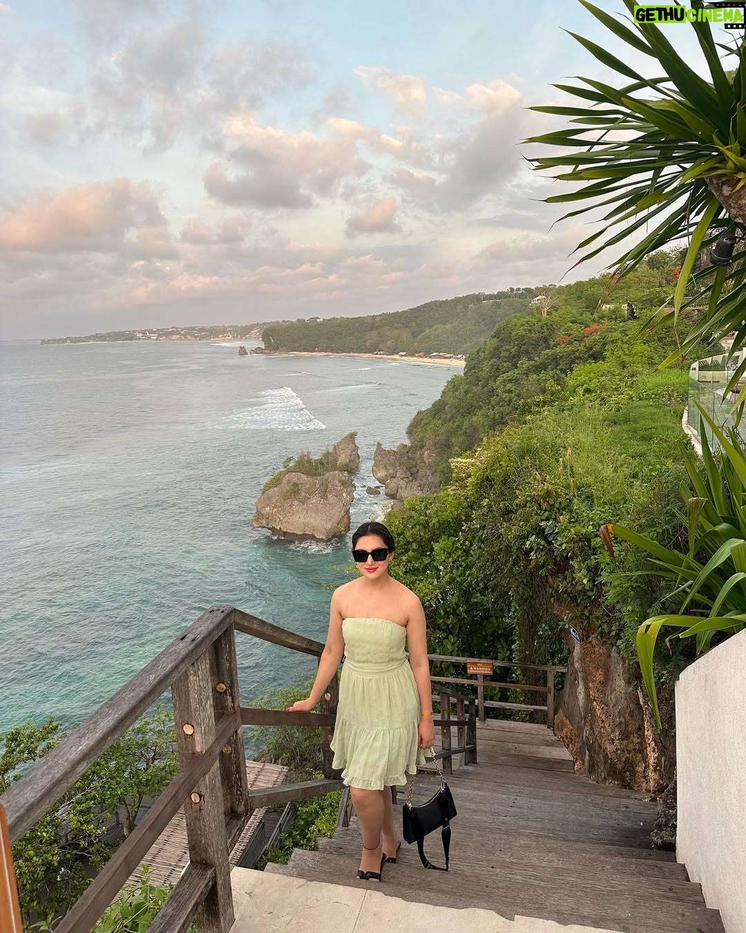 sheenam rajta - 2.4K Likes - Paradise found 🏝️
.
.
.
.
.
.
.
.
.

#travelphotography#balilife#indonesia_photography#beach#island#influencer#travelblogger