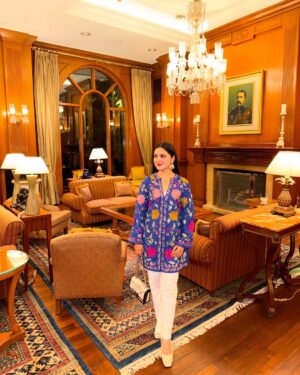 sheenam rajta Instagram - Endlessly blessed and forever grateful✨💫
.
.
.
.
.
.
.

#houseofkari#indianwear#coordset#ethnicwear