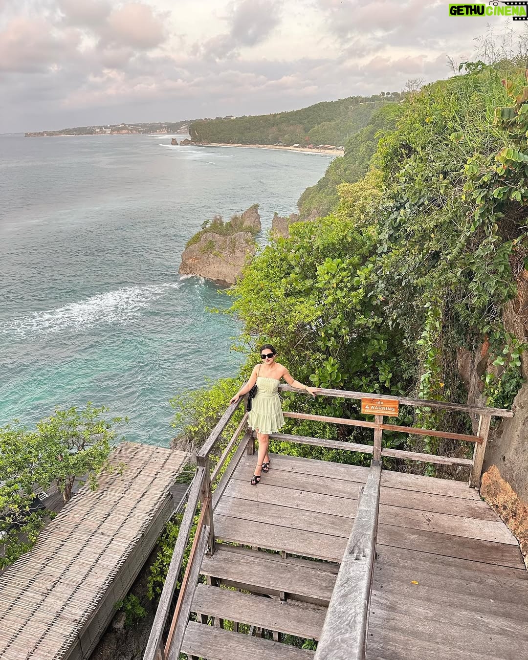 sheenam rajta - 2.4K Likes - Paradise found 🏝️
.
.
.
.
.
.
.
.
.

#travelphotography#balilife#indonesia_photography#beach#island#influencer#travelblogger