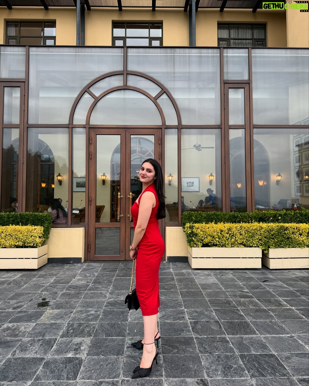 sheenam rajta - 1.6K Likes - 🌶️💫
.
.
.
.
.
.
.
.
#birthday#birthdaycakes#reddress#oberoi#wildflowerhall#birthdaypartyfun