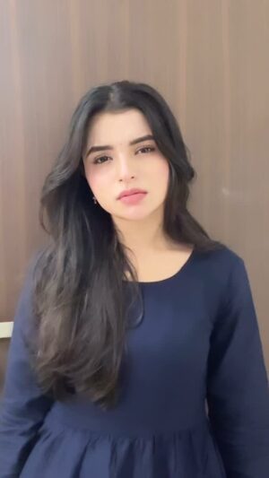 shraddha Gangadhar Pawar Instagram - Kya samajh rakha hai pyaar ko? 🙁
Mehendi artist- @shobha__mehendiartist 💗
#foryou #foryoupage #trending #trendingreels #fyp #instagood #viralvideos #reels #viral