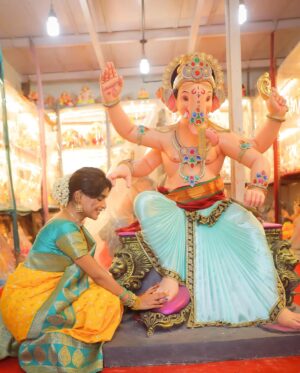 shraddha Gangadhar Pawar Instagram - वाट पाहता बाप्पा तुझी वर्ष कधी सरले आता तुझया आगमनाला थोडे दिवस उरले. 🥹❤️
.
.
.
.
Captured by @_abhi__photography___ 🔥
Kalakar - @samarth_krupa_kala_mandir 🔥
.
.
.
.
.
.
.
.
.
.
.
.
.
.
.
.
.
.
.
.
.
.
.
.
.
.
#ganpatibappa #morya #instagood #kalubai #instagram #instadaily #explorepage #explore #trending #trend #photoshoot #photooftheday #photography #viral #viralpost #kbye