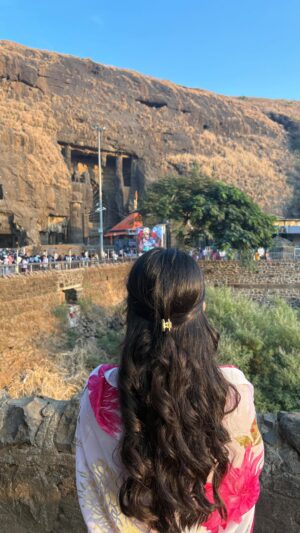 shraddha Gangadhar Pawar Instagram - कोण होणार माझे आहो 🙁😜🙈
#viral #foryou #reels #reelsinstagram #foryoupage #trendingreels #viralvideos #marathisong