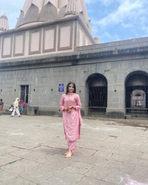 shraddha Gangadhar Pawar Instagram - काळूबाईच्या नावानं चांगभलं.🙏🏻🌼
.
.
.
.
.
.
.
.
.
.
.
.
.
.
.
.
.
.
.
.
.
.
.
.
.
.
.
.
#shraddhapawar #mandardevikalubai #instagood #instagram #instadaily #explorar #explore #viralpost #viral