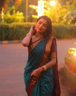 shraddha Gangadhar Pawar Instagram - Marathi mulgi swag always on point.🪞🌻✨
.
.
.
.
Pictures clicked by @_abhi__photography___ 🔥
.
.
.
.
.
.
.
.
.
.
.
.
.
.
.
.
.
.
#shraddhapawar #instagood #instagram #trending #trendingnow #foryou #foryoupage #explorar #explorepage #exploremore #viralpost #viral #saree #marathimulgi #marathilook #viralvideos