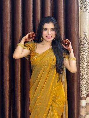 shraddha Gangadhar Pawar Instagram - Caption तुम्हीच लिहा comments madhe💗
.
.
.
.
.
Saree gifted by #ShraaJaans 💜🥹
Mehendi by @shobha__mehendiartist 💗
Nails by - @_cut_n_coat 💗
.
.
.
.
.
.
.
.
.
.
.
.
#foryou #foryoupage #instagram #instagood #rakhi #rakshabandhan2025 #brosis #brothersister #explorer #viral #viralpost❤️
