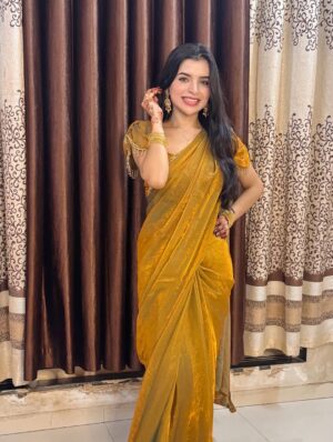 shraddha Gangadhar Pawar Instagram - Caption तुम्हीच लिहा comments madhe💗
.
.
.
.
.
Saree gifted by #ShraaJaans 💜🥹
Mehendi by @shobha__mehendiartist 💗
Nails by - @_cut_n_coat 💗
.
.
.
.
.
.
.
.
.
.
.
.
#foryou #foryoupage #instagram #instagood #rakhi #rakshabandhan2025 #brosis #brothersister #explorer #viral #viralpost❤️