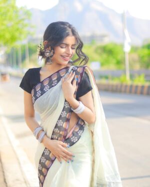 shraddha Gangadhar Pawar Instagram - साडी घालून मिरवण्यात जो आनंद आहे ना
तो दुसर्या कोणत्याच outfit मध्ये नाही.😆🤍
.
.
.
.
Photographer @_abhi__photography___ broo❤️
.
.
.
.
.
.
.
.
.
.
.
.
.
.
.
.
.
.
.
.
.
.
.
.
.
.
#shraddhapawar #instagood #instagram #instalike #instadaily #instamood #photooftheday #photography #photo #photoshoot #picture #pictures #pictureoftheday #saree #sareelove #sareefashion #photographylovers #shraajaans #explore #explorepage #explorar #exploremore #explorepage #viral #viralpost #trend #kbye