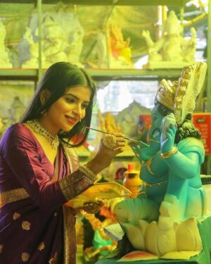 shraddha Gangadhar Pawar Instagram - बाप्पा आले❤️🥹
.
.
.
.
Pictures- @_abhi__photography___ 📸
Murti Kalakar - @atharv_art_hamarapur 🔥
.
.
.
.
.
.
.
.
.
#ganpatibappa #bappa #shraddhapawar #ganpati #bappa #aagman #jayshreemahakal #mahakal #photoshoot #photography #viral #pictures #trending #10million
