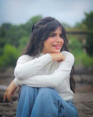 shraddha Gangadhar Pawar Instagram - Baarishein.🌧️☔️🫧
.
.
.
.
.
PC ~ @_abhi__photography___ ⭐️
.
.
.
.
.
.
.
.
.
.
.
.
.
#shraddhapawar #instagood #instagamer #foryoupage #foryou #foryourpage #explorar #explorepage #explorar #jayshreemahakal #mahakal #viral #viralpost #trending #trendingreels #trend #naturephotography #nature #rain #viralpost