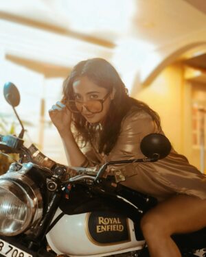 shweta mehta Instagram - Take me 
on a ride
in the rains
away from the city 
away from the chaos
on a date.
#TheShwetaMehta #royalenfield #enfield #biker @royalenfield @theshwetamehta