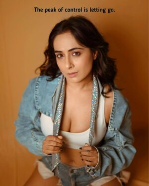 shweta mehta Instagram - PEAK: Things are different at The Peak.
💄 @makeoversbyaayushi_ 
#TheShwetaMehta #mentalhealth #photography #emotions #expressions #lifelessons 
[Life lessons, motivational, mental health, awareness, photography]