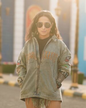 shweta mehta Instagram - Say Hi to short hair! 😋
📸 @akki_paranjape_ 
#TheShwetaMehta #photography #still #shorthair #fashionphotographer #sunrise #bts #cinema #bollywood