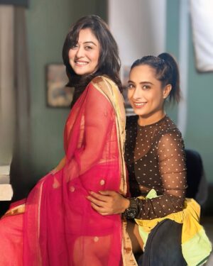 shweta mehta Instagram - Sistaaaaa ❤️ 
@falaqnaazz @theshwetamehta 
Watch Parindey on @thelittlecinemacompany YouTube!
Link is in Bio!
#TheShwetaMehta #falaqnaaz #parindey #youtube #webseries #actors #webshow
