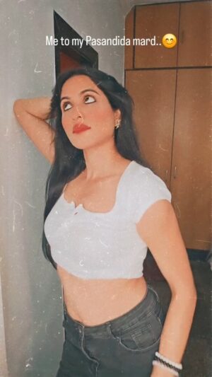 sneha singh Instagram - Hehehe...🤭
#reel #instareels #snehasingh #instagood #mumbai #aftermeetingmasti