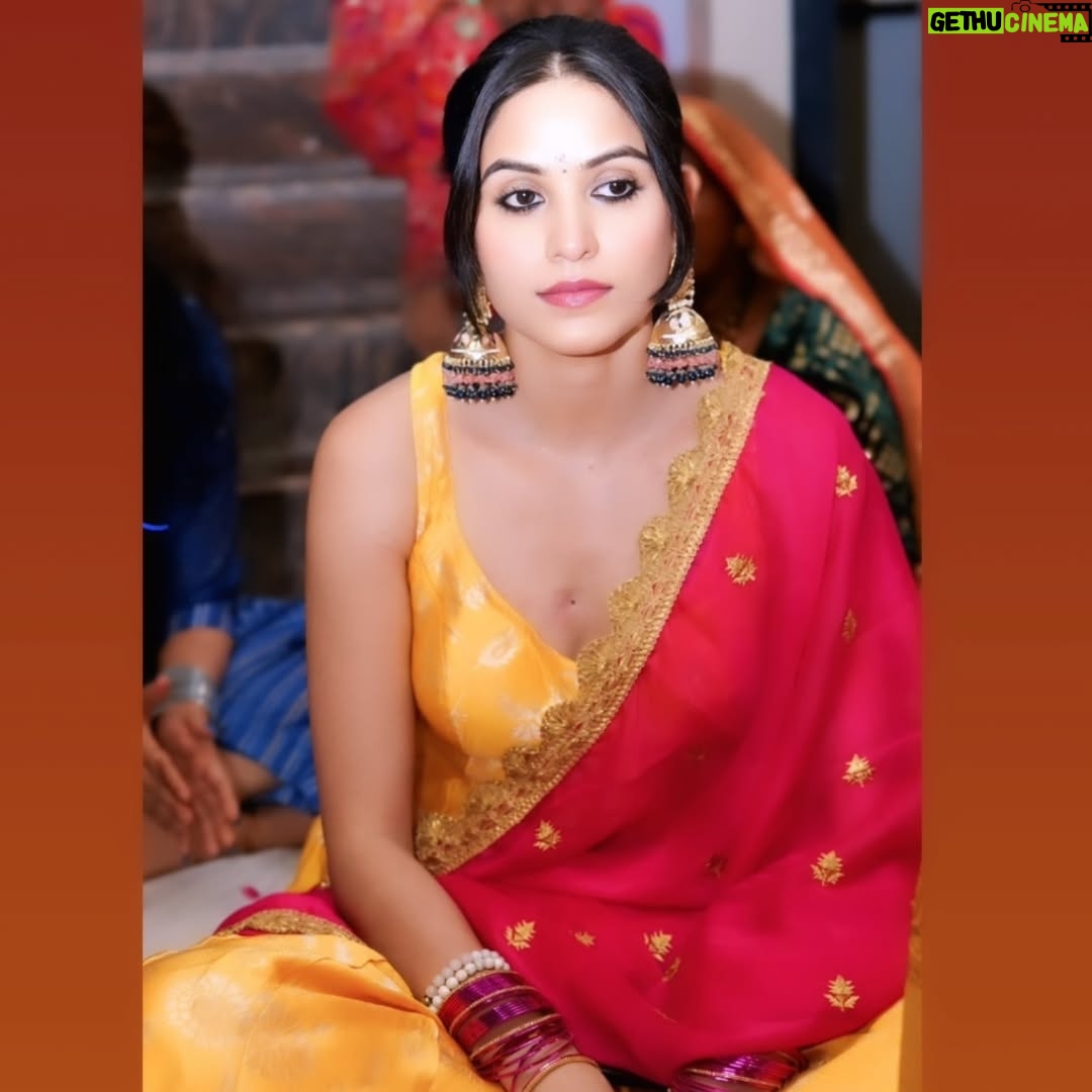 sneha singh - 3 Likes - The elegance of tradition can never be replaced.😊🧿✨️