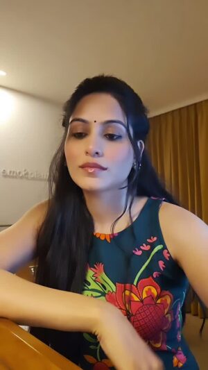 sneha singh Instagram - Maine khush ho jati hu 😂😬✨️
#instagram #instagood #instareels #snehasingh #teluguactress #insta
