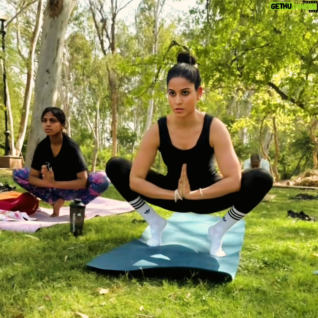 sneha singh - 25K Likes - Be calm with your mind and be healthy with your body.
Yoga takes you into the present moment. The only place where life exists. 💪🕉🧘‍♀️

Yoga instructor- @singh_neha_surgeon

#yogalife #yogafit #healthy #healthyme #happyme #soulfulyoga #befit