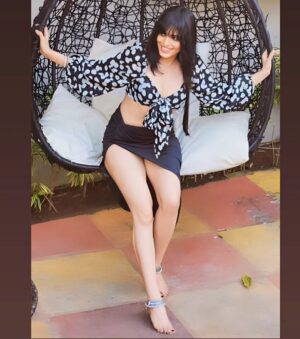 sneha singh Instagram - Smiles are always in fashion! 🍃 

#teluguactress ##telugumovies #tollywoodactress #tamilactress #Bollywood #mumbai #actress #snehasinghsisodia #instapost