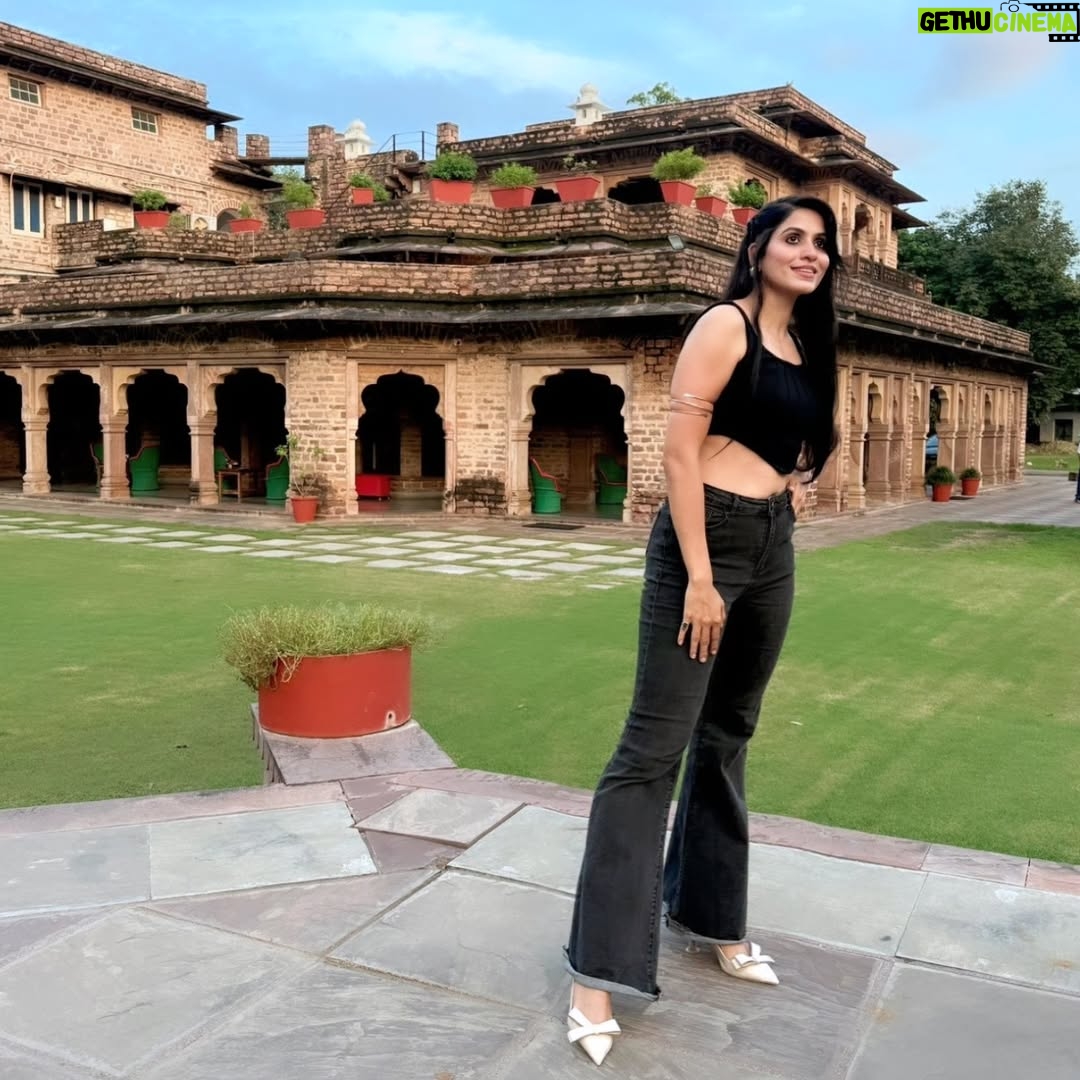 sneha singh - 3 Likes - Embrace the beauty within ✨️ 
A beautiful day with beautiful people 💕 
PC- @kritikaaaaaaaaaaaaa 

@singh_neha_surgeon @priyankhahahaha

#myfamily❤️ #friendsforever❤️ #kota #rajasthan #happyme❤️ #fitlife #sukoon❤️
