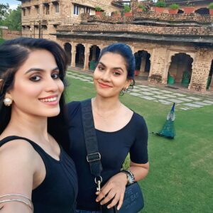 sneha singh Instagram - Embrace the beauty within ✨️
A beautiful day with beautiful people 💕
PC- @kritikaaaaaaaaaaaaa
@singh_neha_surgeon @priyankhahahaha
#myfamily❤️ #friendsforever❤️ #kota #rajasthan #happyme❤️ #fitlife #sukoon❤️