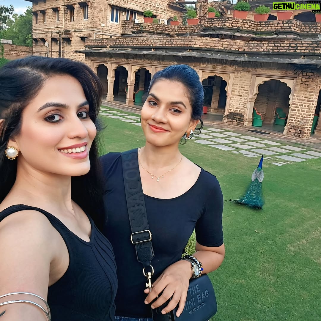 sneha singh - 3 Likes - Embrace the beauty within ✨️ 
A beautiful day with beautiful people 💕 
PC- @kritikaaaaaaaaaaaaa 

@singh_neha_surgeon @priyankhahahaha

#myfamily❤️ #friendsforever❤️ #kota #rajasthan #happyme❤️ #fitlife #sukoon❤️