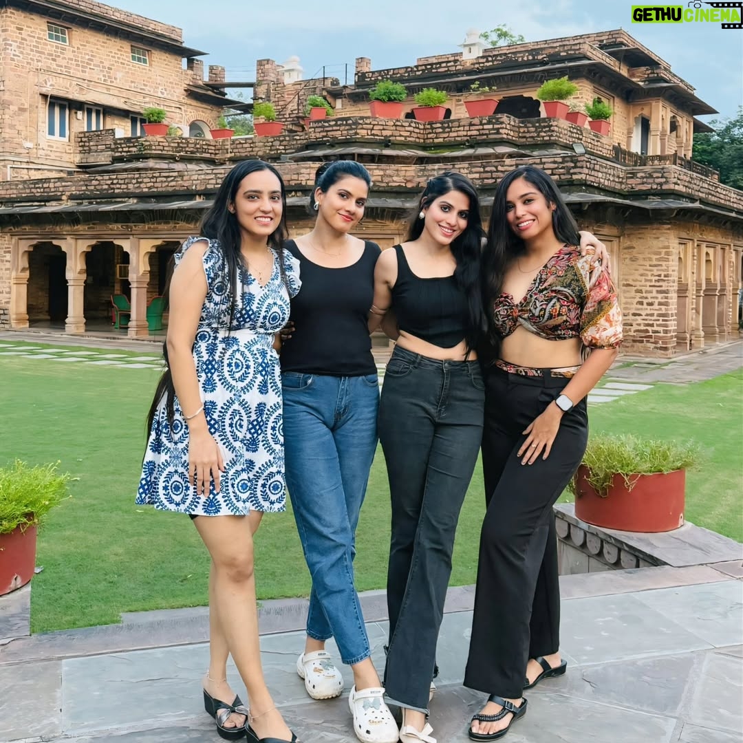 sneha singh - 3 Likes - Embrace the beauty within ✨️ 
A beautiful day with beautiful people 💕 
PC- @kritikaaaaaaaaaaaaa 

@singh_neha_surgeon @priyankhahahaha

#myfamily❤️ #friendsforever❤️ #kota #rajasthan #happyme❤️ #fitlife #sukoon❤️