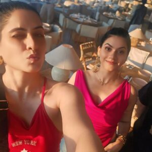sneha singh Instagram - #funvibesss😃😜❤😍😘 #good food good mood🥮