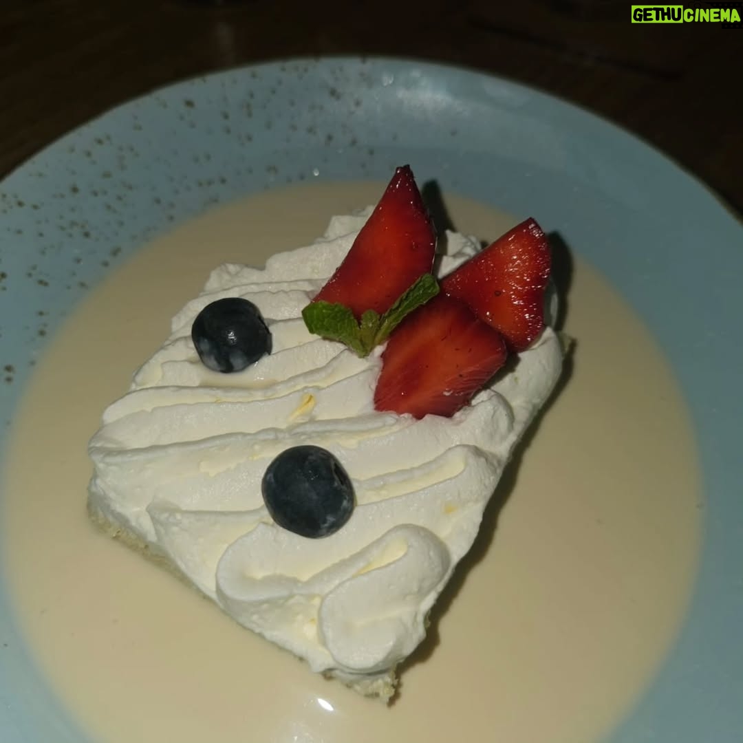 sneha singh - 20.4K Likes - #funvibesss😃😜❤😍😘 #good food good mood🥮