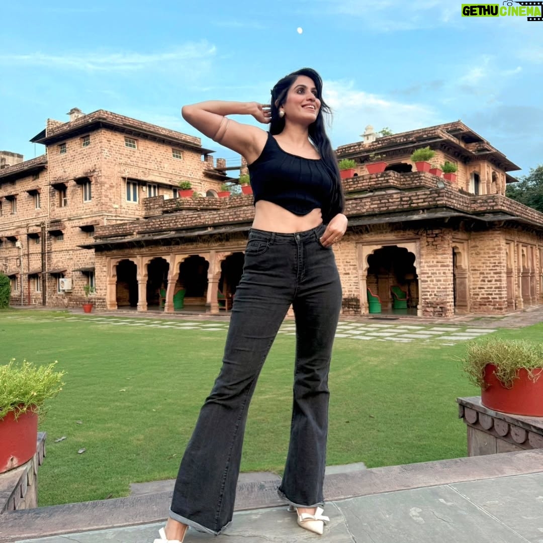 sneha singh - 3 Likes - Embrace the beauty within ✨️ 
A beautiful day with beautiful people 💕 
PC- @kritikaaaaaaaaaaaaa 

@singh_neha_surgeon @priyankhahahaha

#myfamily❤️ #friendsforever❤️ #kota #rajasthan #happyme❤️ #fitlife #sukoon❤️