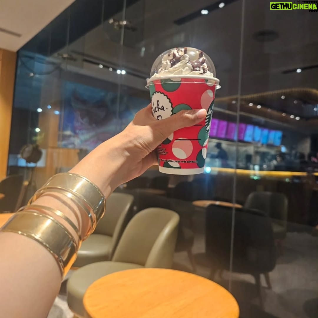 sneha singh - 20.4K Likes - #funvibesss😃😜❤😍😘 #good food good mood🥮