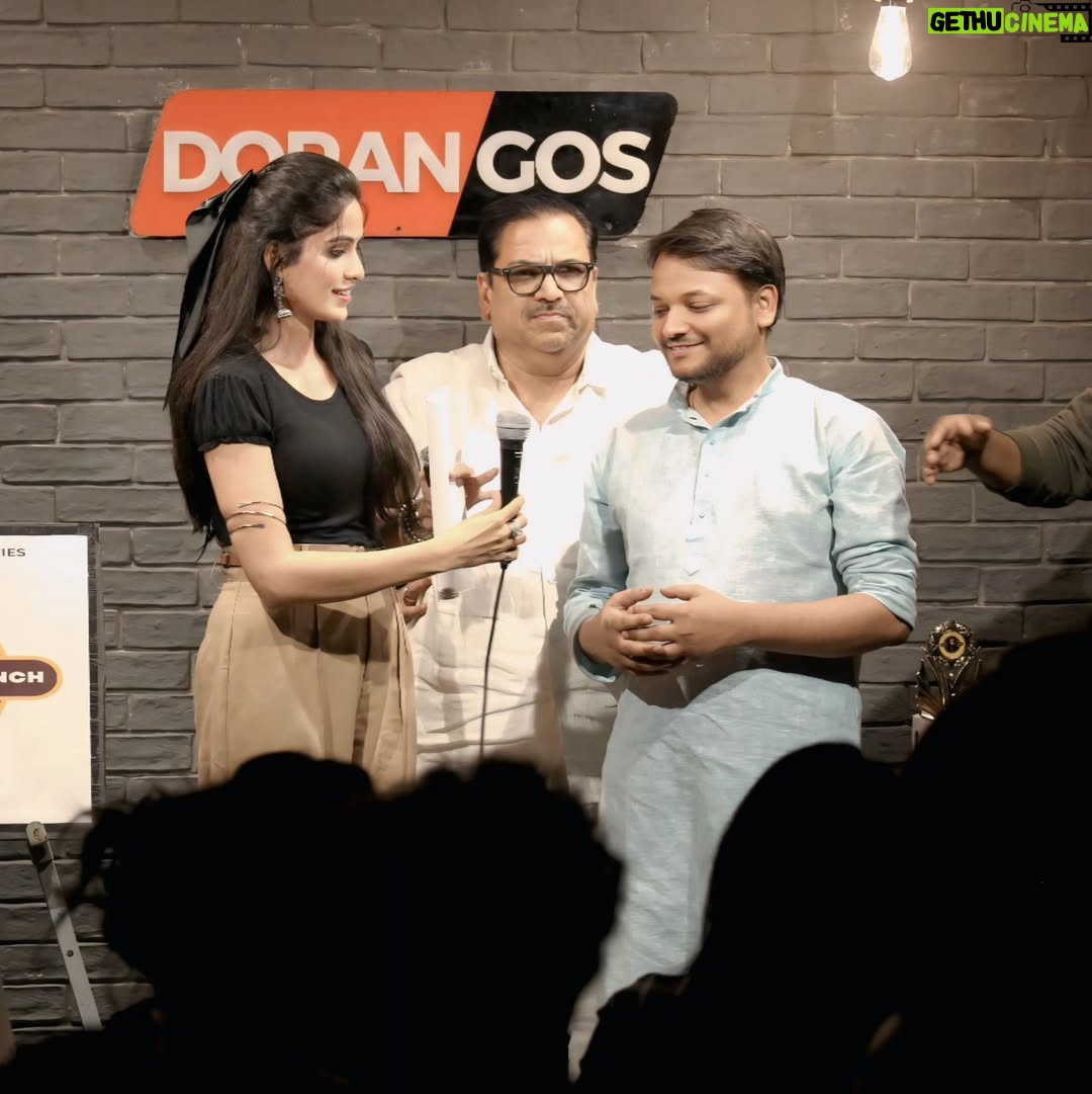 sneha singh - 19.3K Likes - Yesterday I had an amazing experience with super talented people. 
Thanks to @mera.manch @dorangos_comedy_events @01prempathak @mentalist_ravi for inviting me in this lovely show.

I met Some Super talented artist @ashwanikumar_rasu
@shahid.shaikh_888 @yamini.sharma82
@madhavpandey09 and many more amazing artist were there.
Keep Doing this guys 👏 👏
