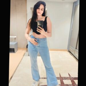 sneha singh Instagram - Start where you are...✨️🫶🦋🧿
#mumbai #happyme #positivevibes #bestfriends #gotafriendforlife