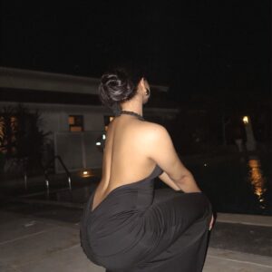sushmita rathod Instagram - 🖤🪩☁️🎧🪬