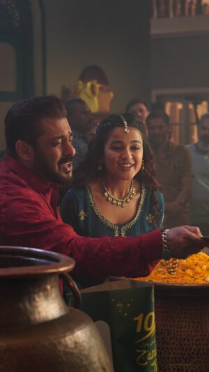 vishakha pandey Instagram - Guys!!! I shot an Ad with The Salman Khan and can’t express how happy and grateful I am!🥹❤️ I still feel I’m dreaming!🫣
Thank you bhagwaan ji for every thing!🙏
Thu thu thu!🧿🫣
Thank you @tanwarahul.23 for this!✨
#vishakhapandey #salman #salmankhan #dreamcomestrue #ad #newwork
